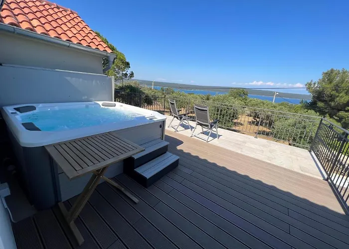 Podgora Experience With Jacuzzi Apartmán *