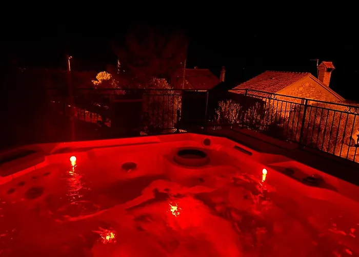 Podgora Experience With Jacuzzi